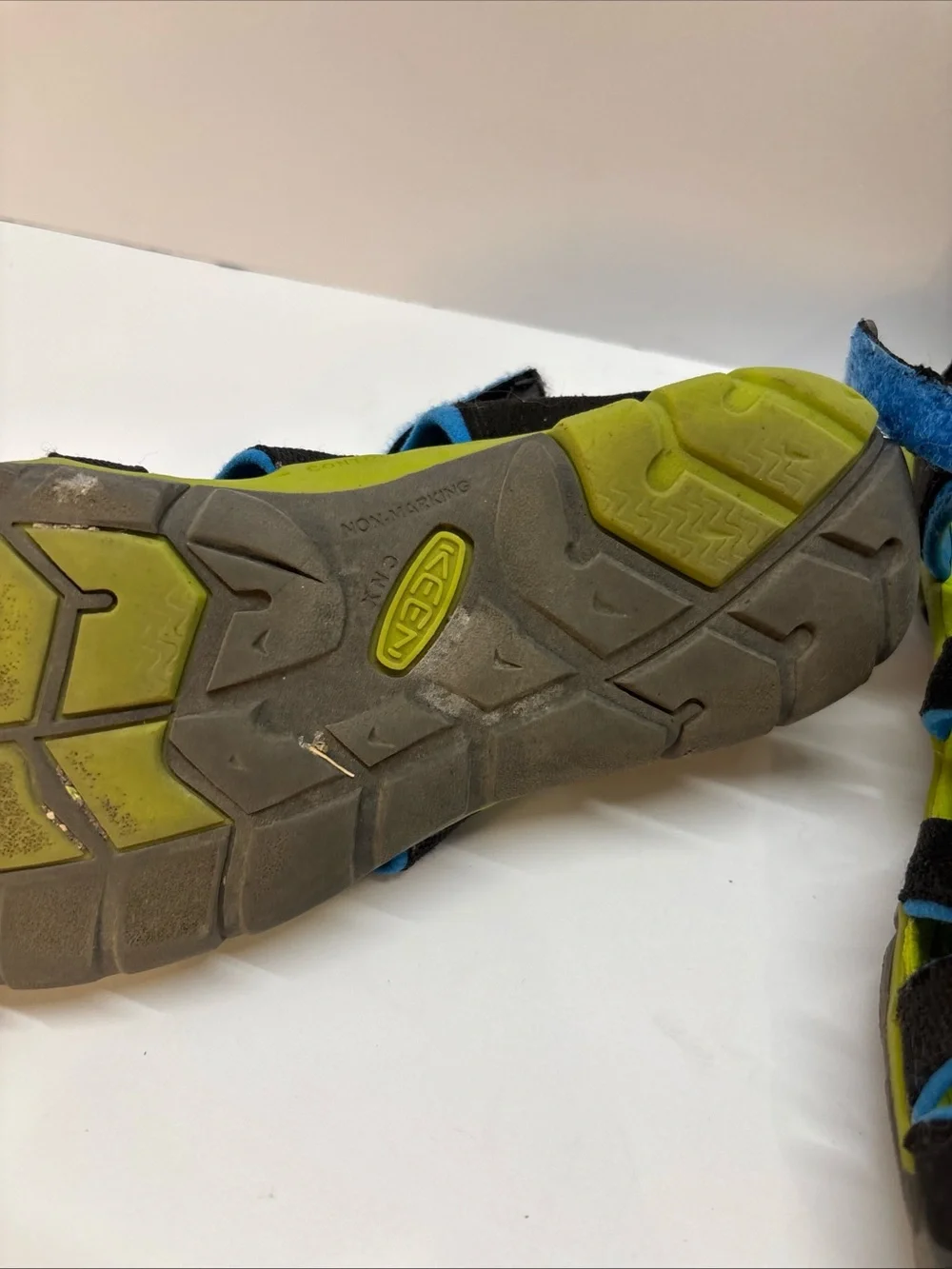 Keen Kids Black and Blue Outdoor Water Sandal with Lime Footbed size 7